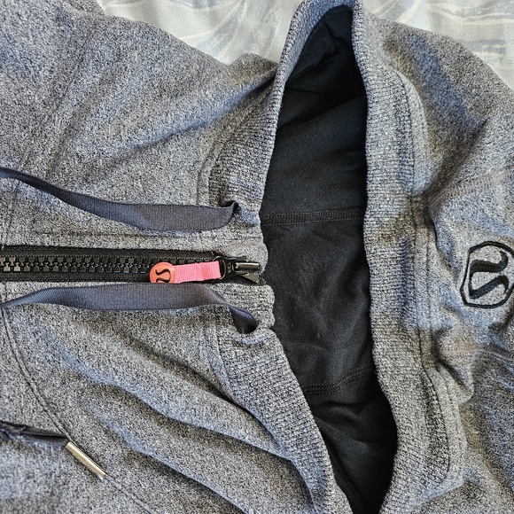 Lululemon wear with all jacket/hoodie - Picture 3 of 10